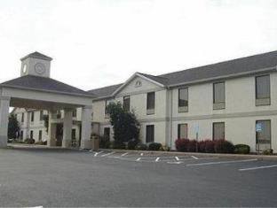 Baymont By Wyndham Madisonville Room photo