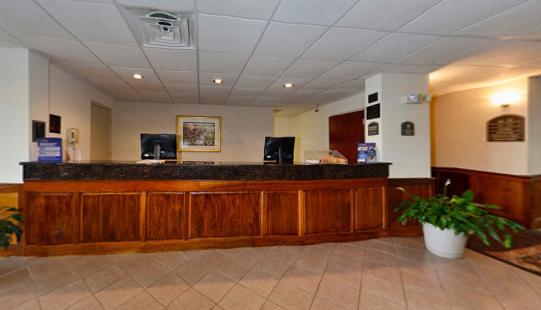 Baymont By Wyndham Madisonville Exterior photo
